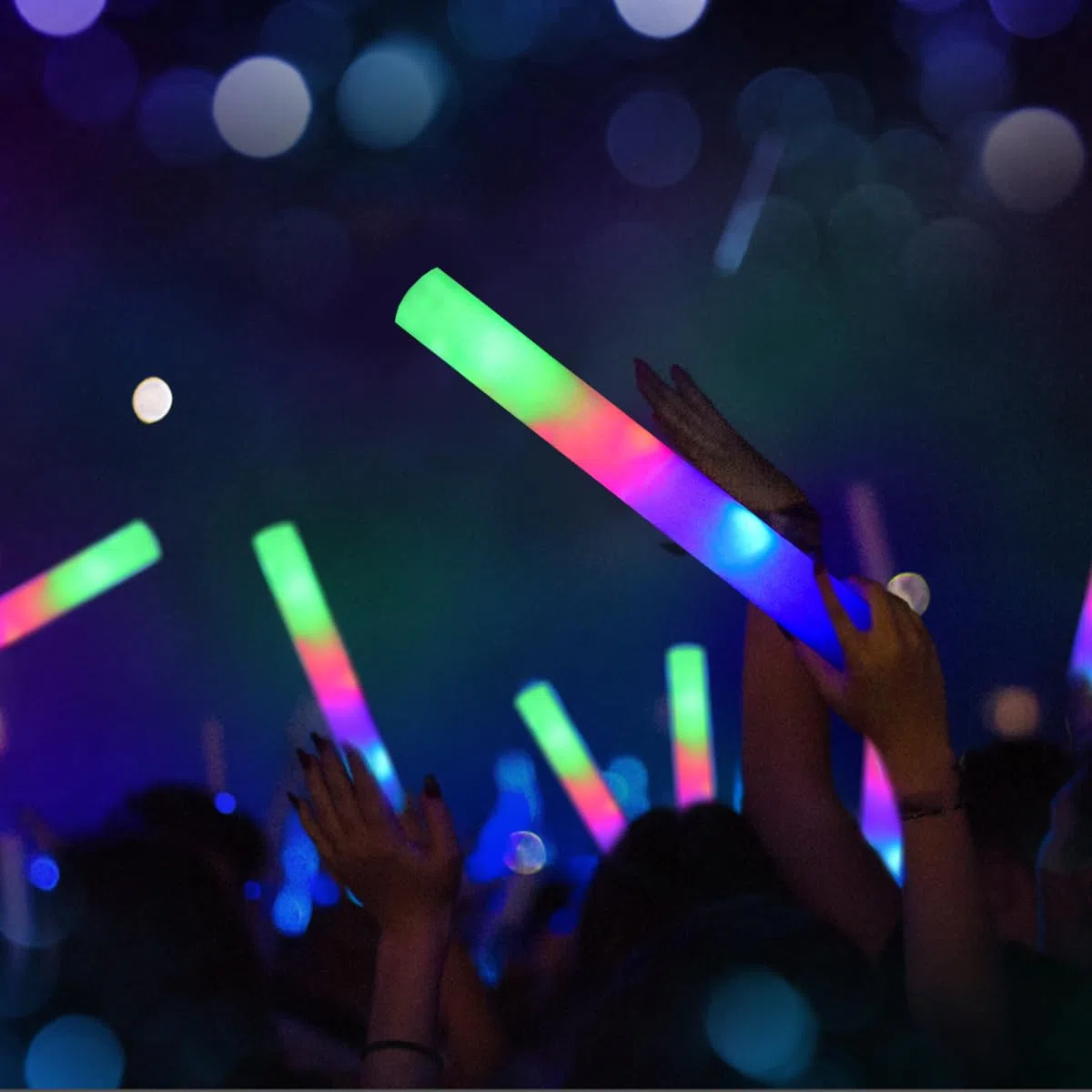 M.best Barras luminosas a granel, paquete de 30 varillas de espuma con luz LED con 3 modos, varitas que brillan en la oscuridad, suministros de fiesta para cumpleaños, boda, Navidad, Halloween, raves,